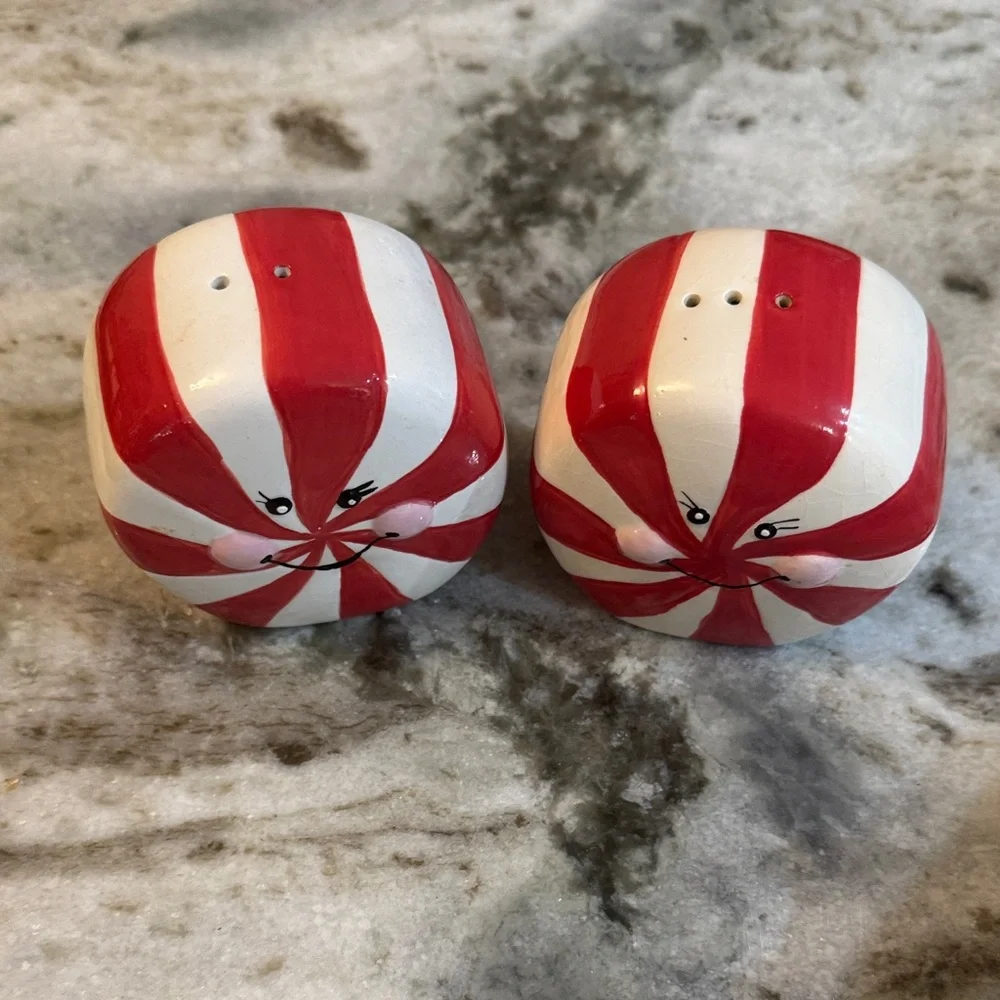 Peppermint Swirl Salt & Pepper Shaker Set